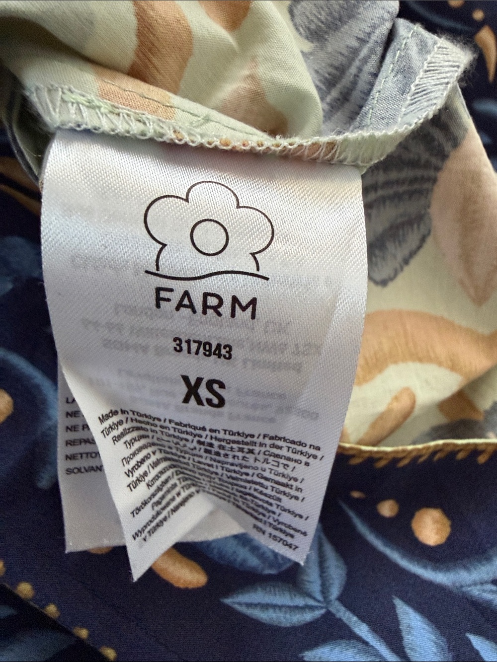 New FARM Rio Ocean Tapestry Romper. Size XS - Picture 13 of 14